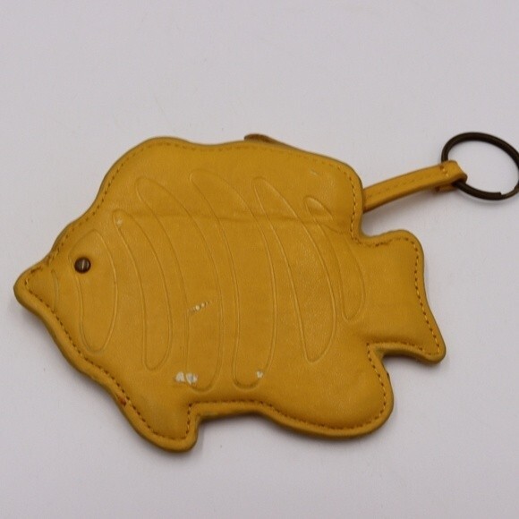 Cold Water Creek Yellow Novelty Fish Shaped Coin Purse & Key Chain - Picture 2 of 10